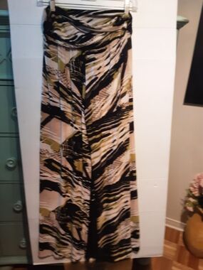 Women's Printed Maxi Skirt in Black & Olive
